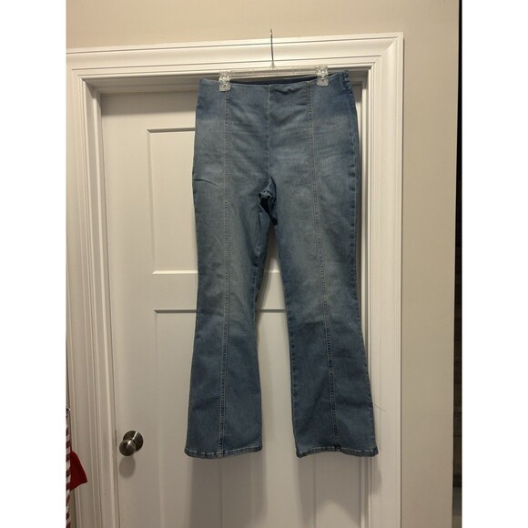 Lee Heritage Pull On Boot Cut Jeans Size Large Slimming Shaping Stretchy Pocket - Picture 1 of 7
